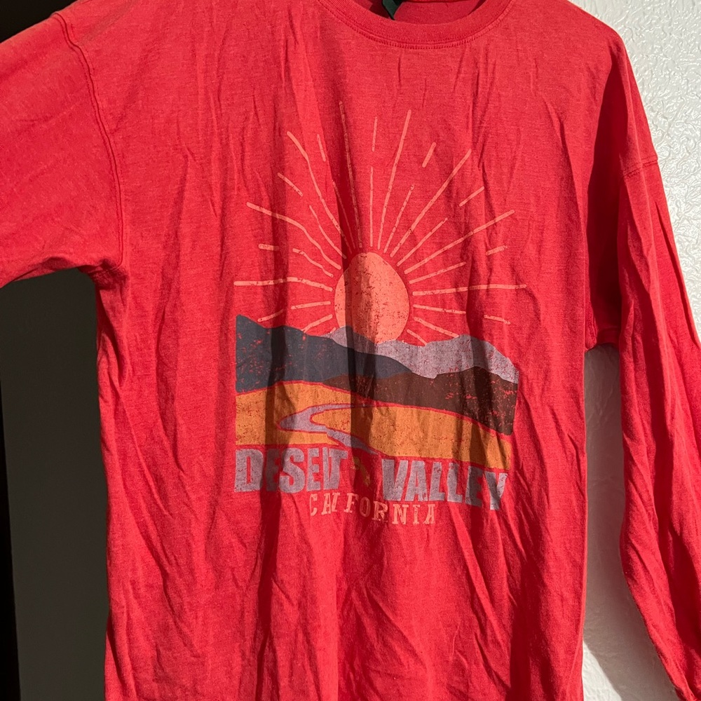 Long sleeve t